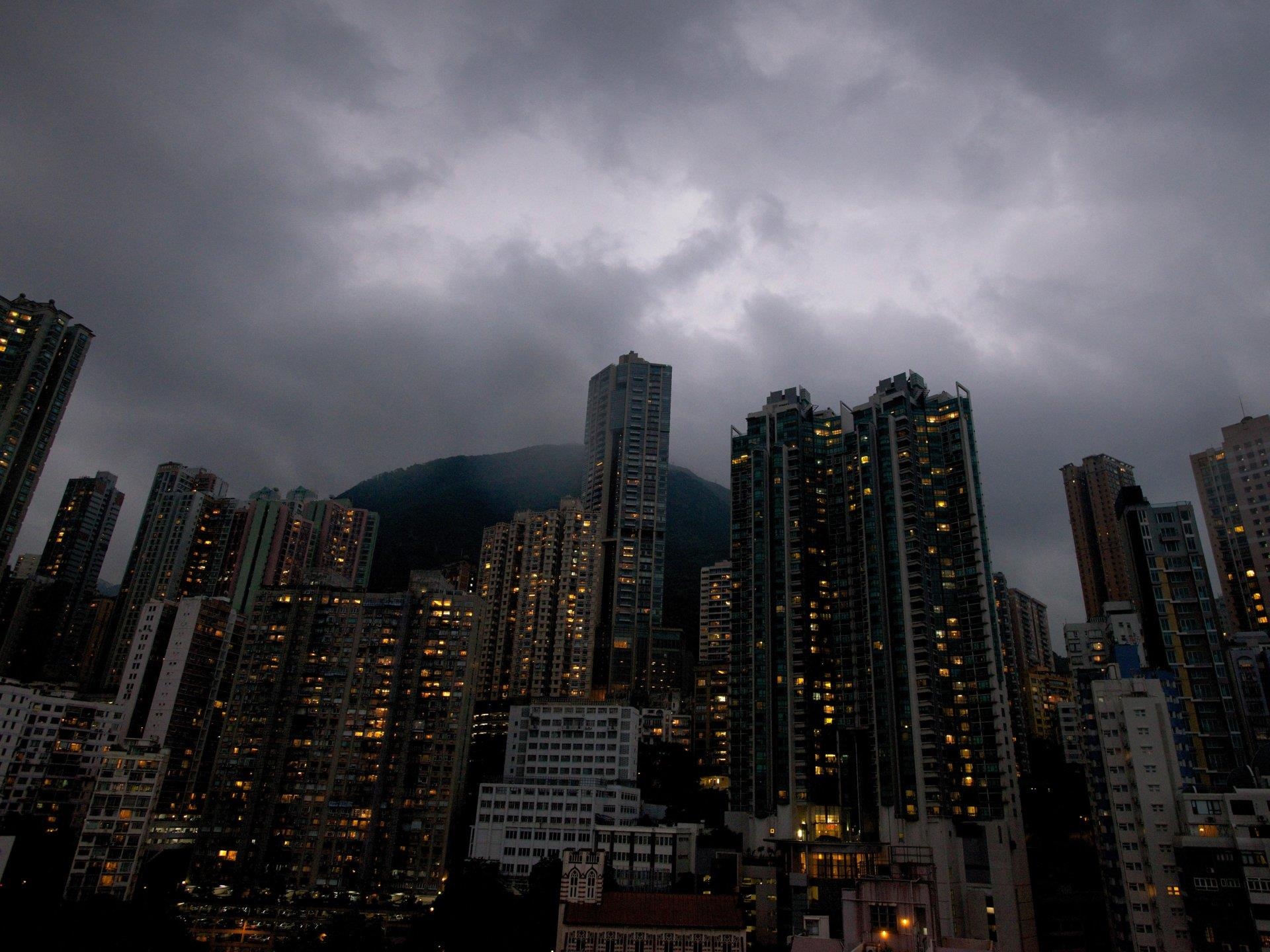 Gia thue nha qua cao, nguoi Hong Kong tinh song trong can ho 'ma am' hinh anh