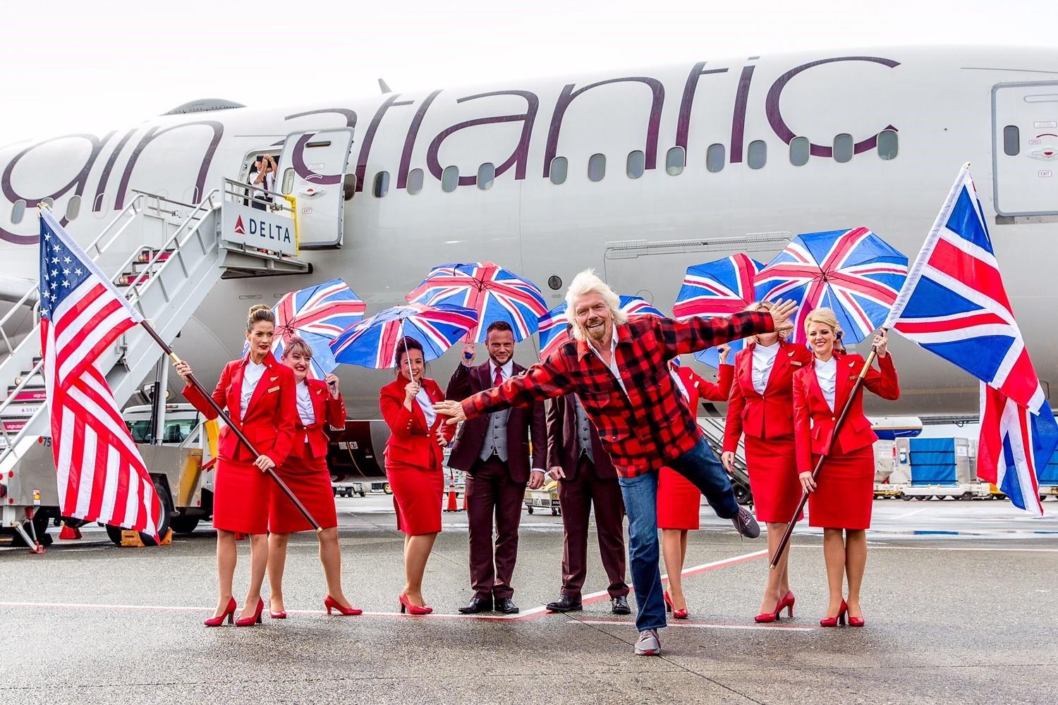 Truoc Bamboo va Vinpearl Air, hang khong ket hop du lich da phat trien hinh anh