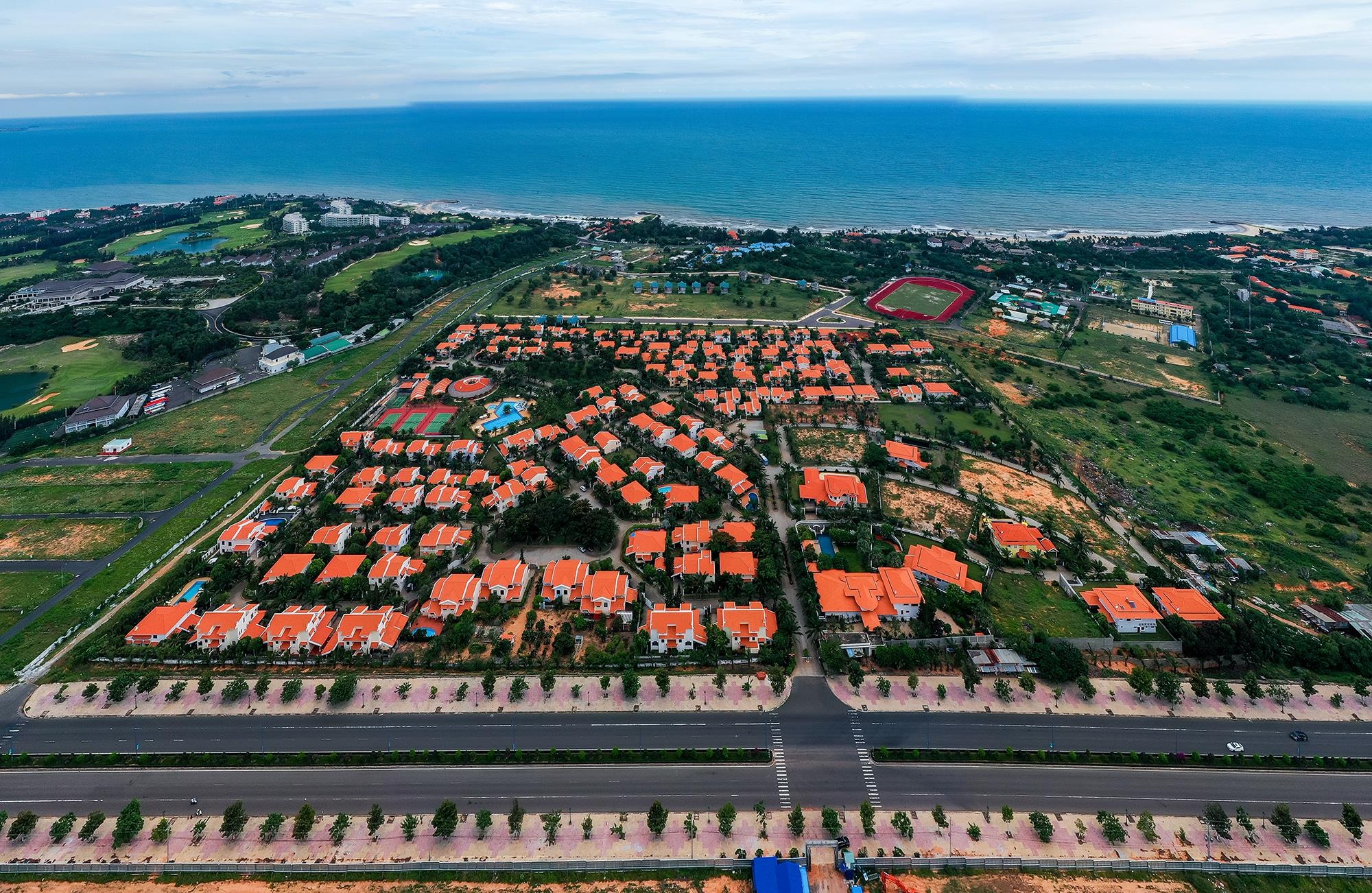 Hang loat du an BDS nghi duong 'xep hang cho' san bay Phan Thiet hinh anh