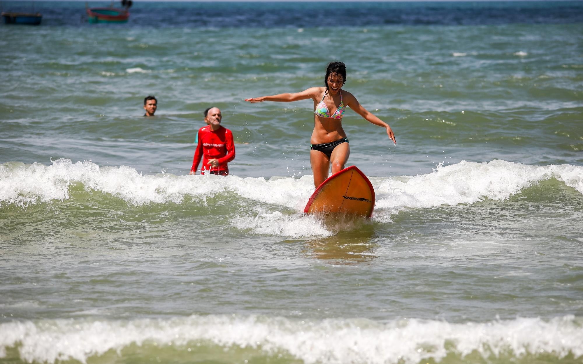 trung tam luot song 20 nam tuoi o Mui Ne anh 5