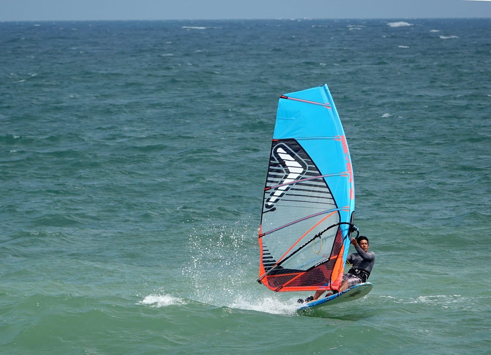 Nguoi dan ong Phap co 20 nam gan bo voi nganh luot song o Mui Ne hinh anh