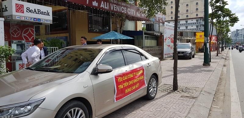 khách hàng đến Alibaba đòi tiền ảnh 1 khach hang den Alibaba doi tien anh 1