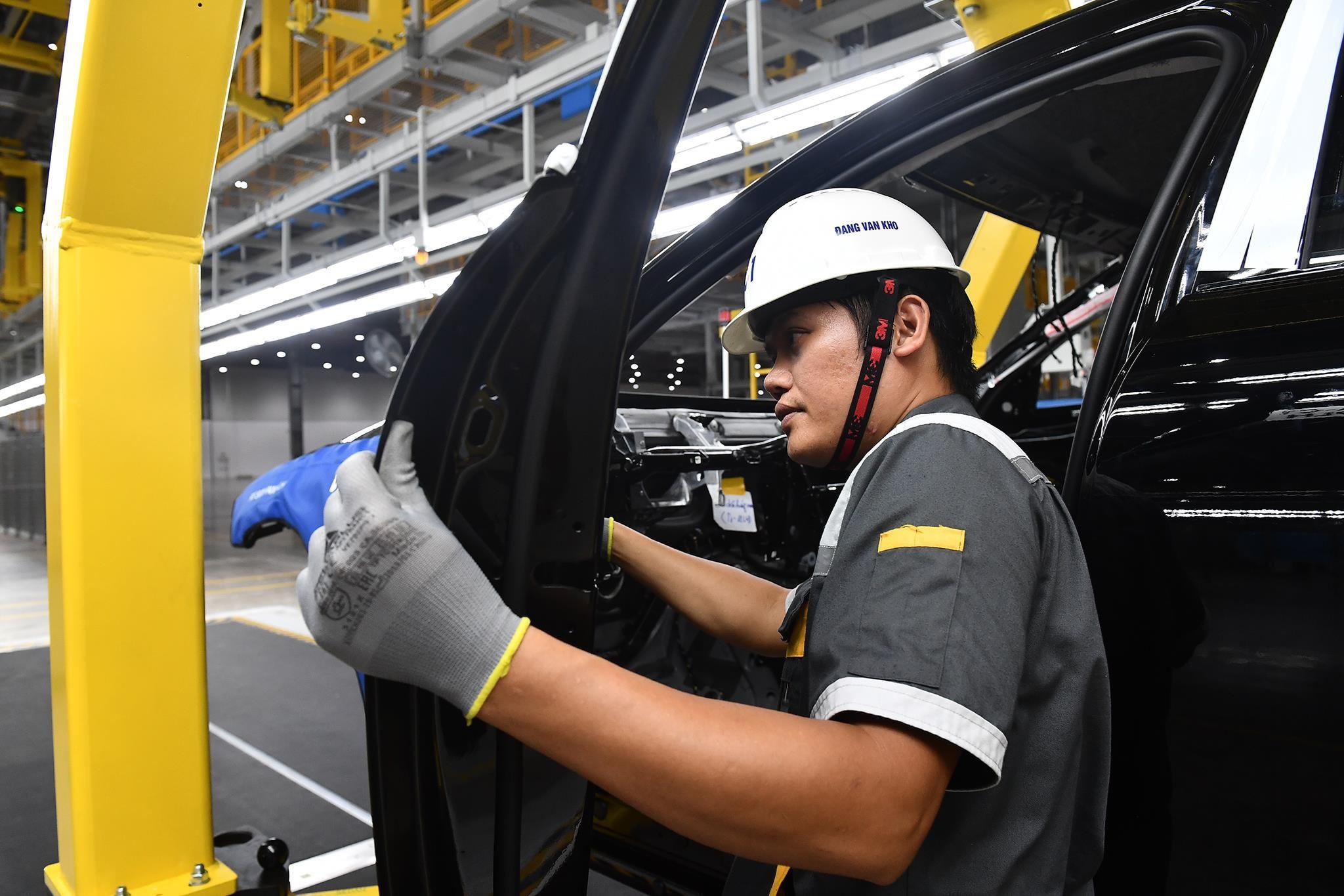 Sau ra soat, quy mo GDP Viet Nam tang them 25,4%/nam hinh anh