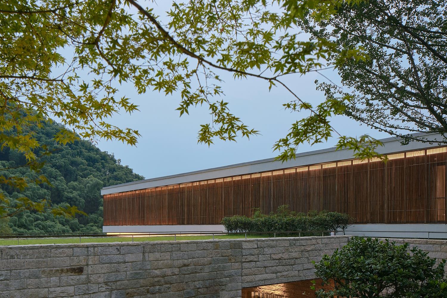 Resort chim giua nui rung o Trung Quoc cho ky nghi thanh tinh hinh anh