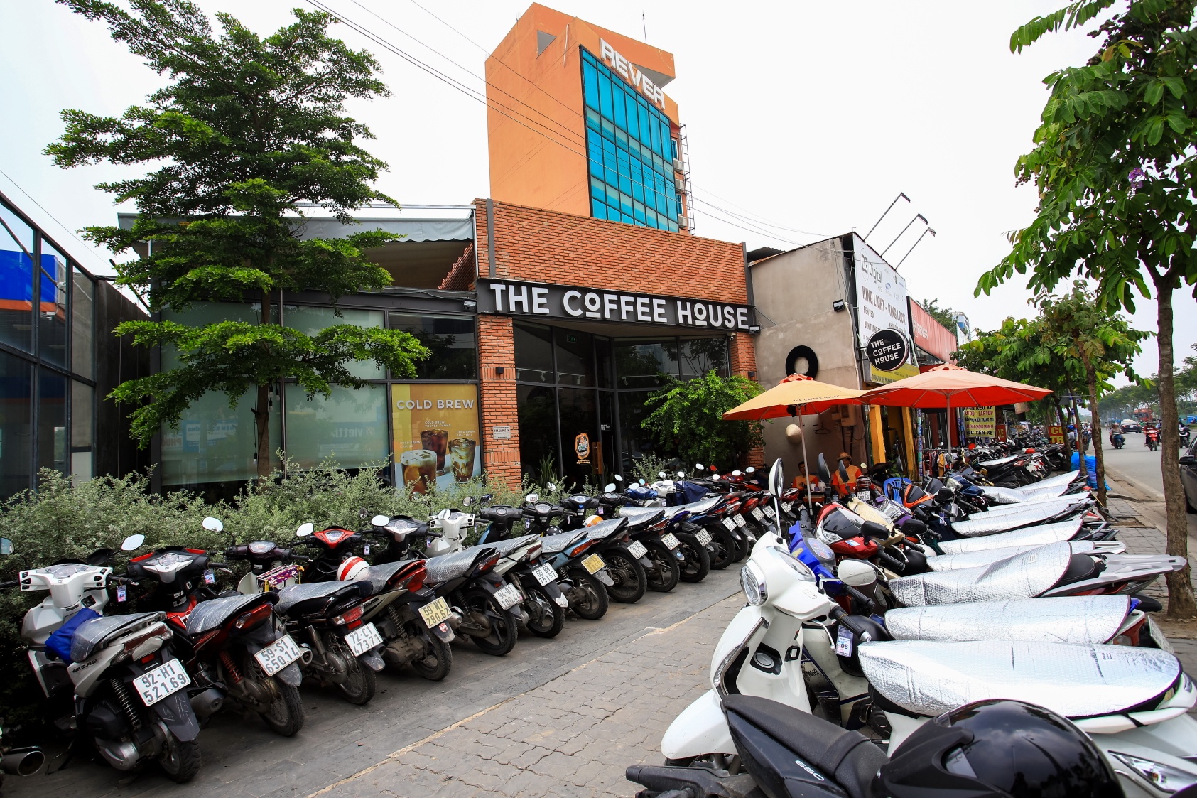 gia cho thue shophouse anh 2