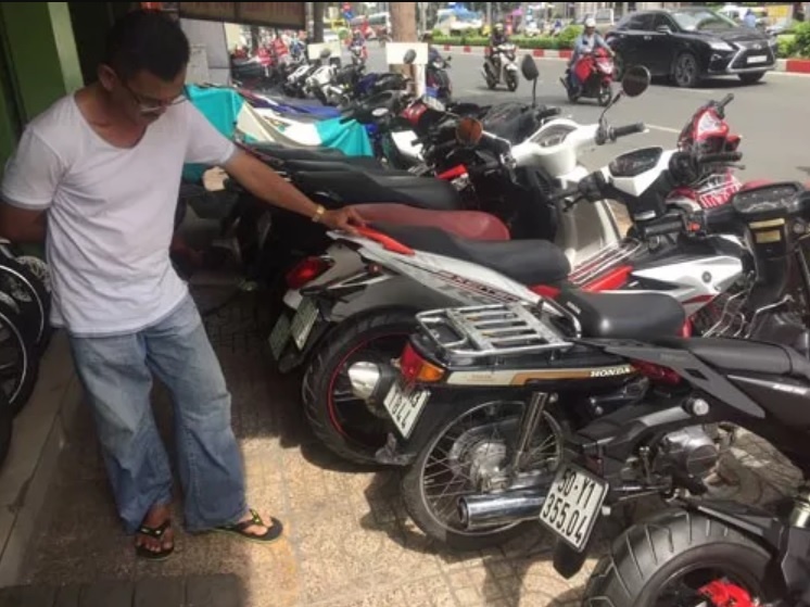 Xe may cu duoc thoi gia cao hinh anh