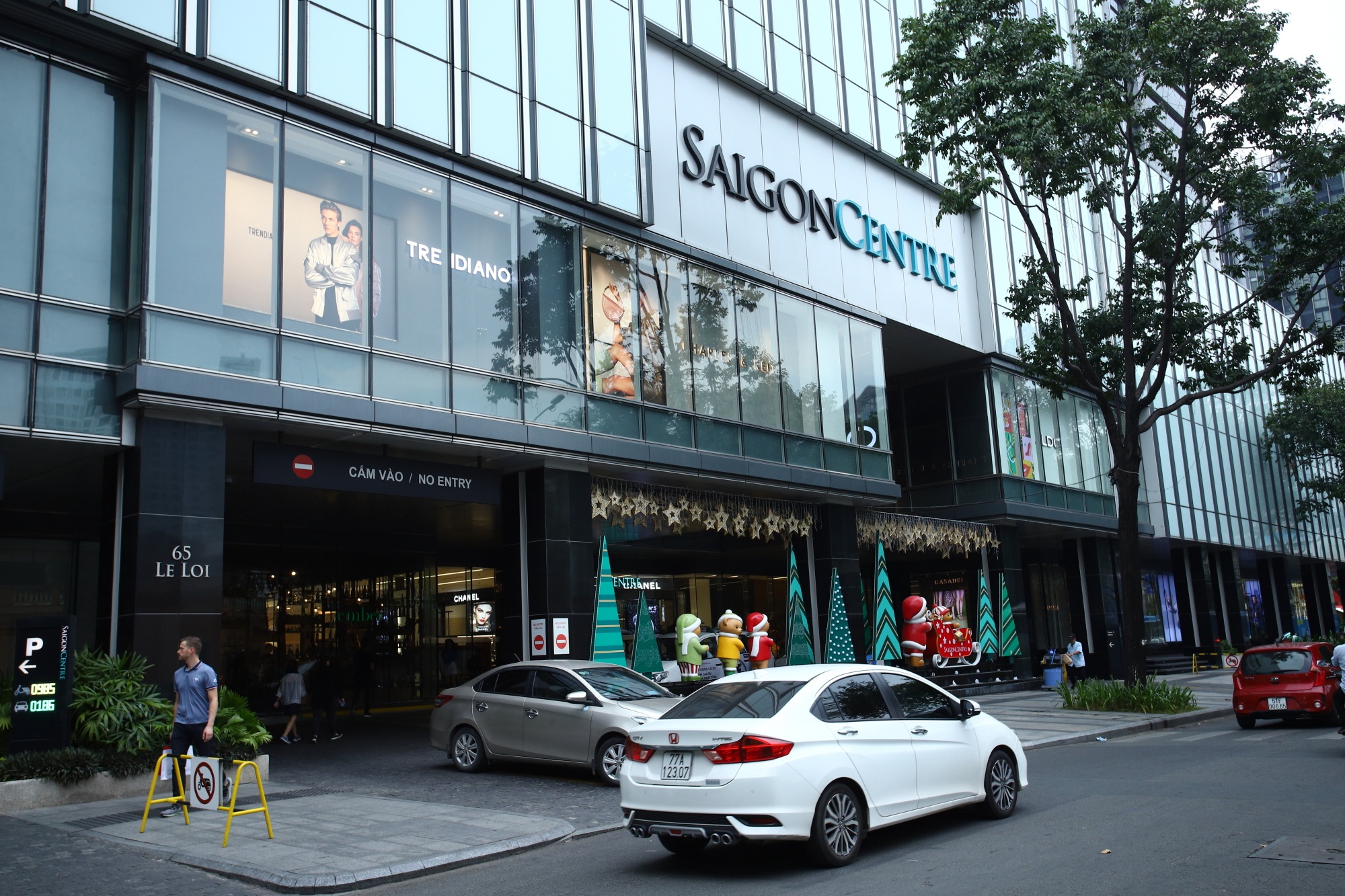 trung tam thuong mai co gia thue dat nhat TP.HCM anh 12