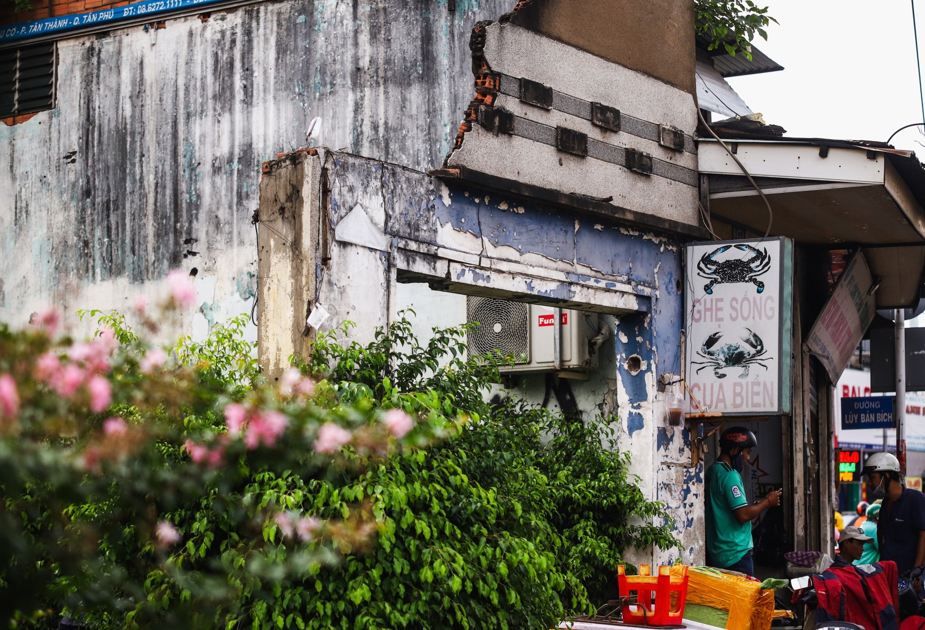 nha 4 mat tien duoc den bu 5, 1 ty anh 7