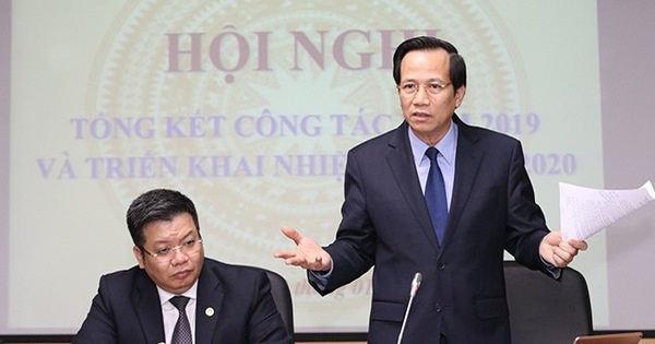 Bo truong Dao Ngoc Dung noi gi ve lao dong Viet o Trung Dong? hinh anh