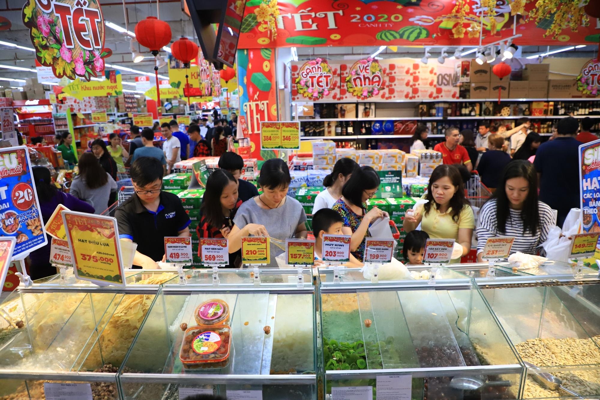 Thi truong tieu dung Viet dau nam ra sao? hinh anh