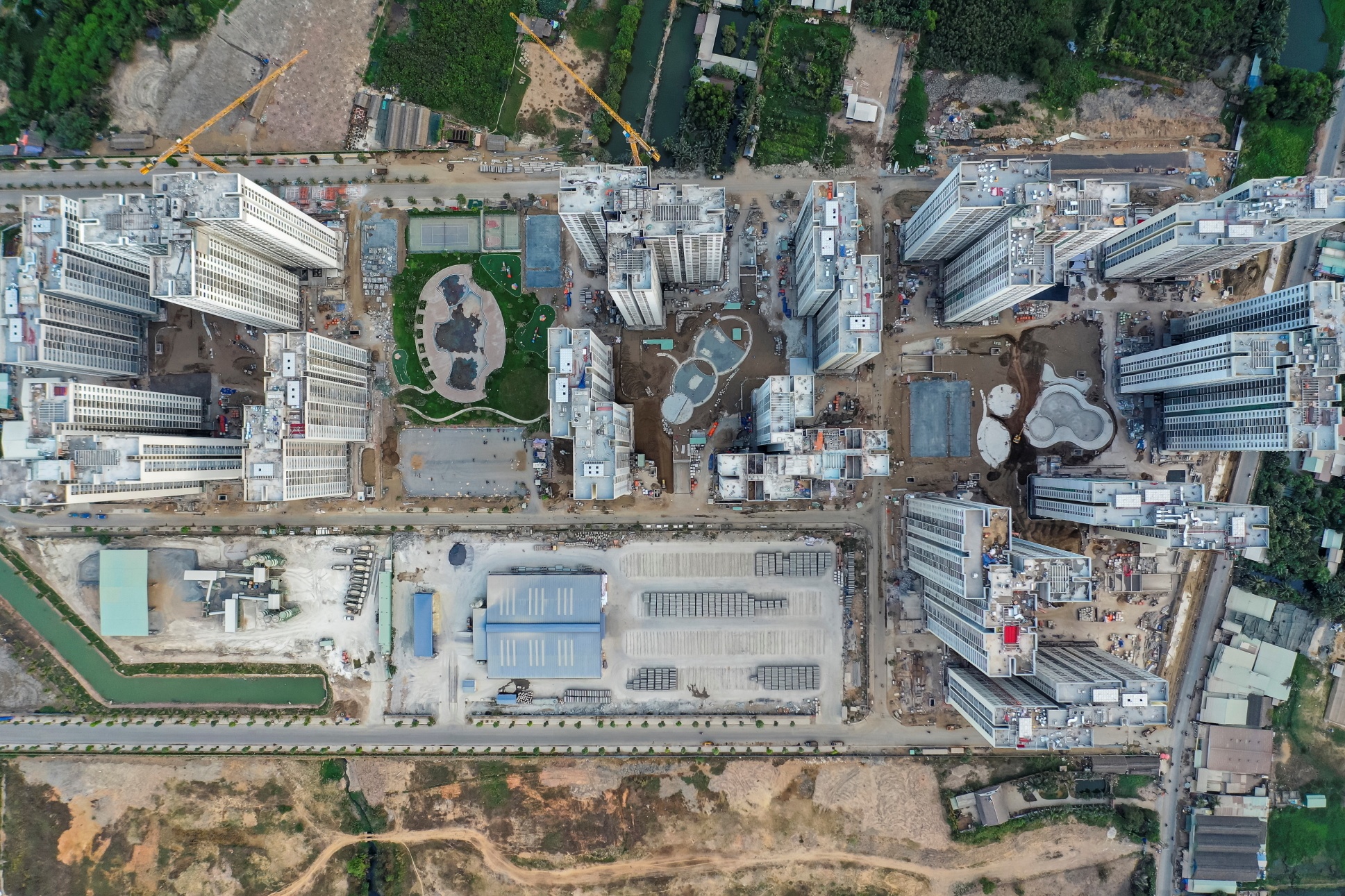 bat dong san dich covid-19 anh 1