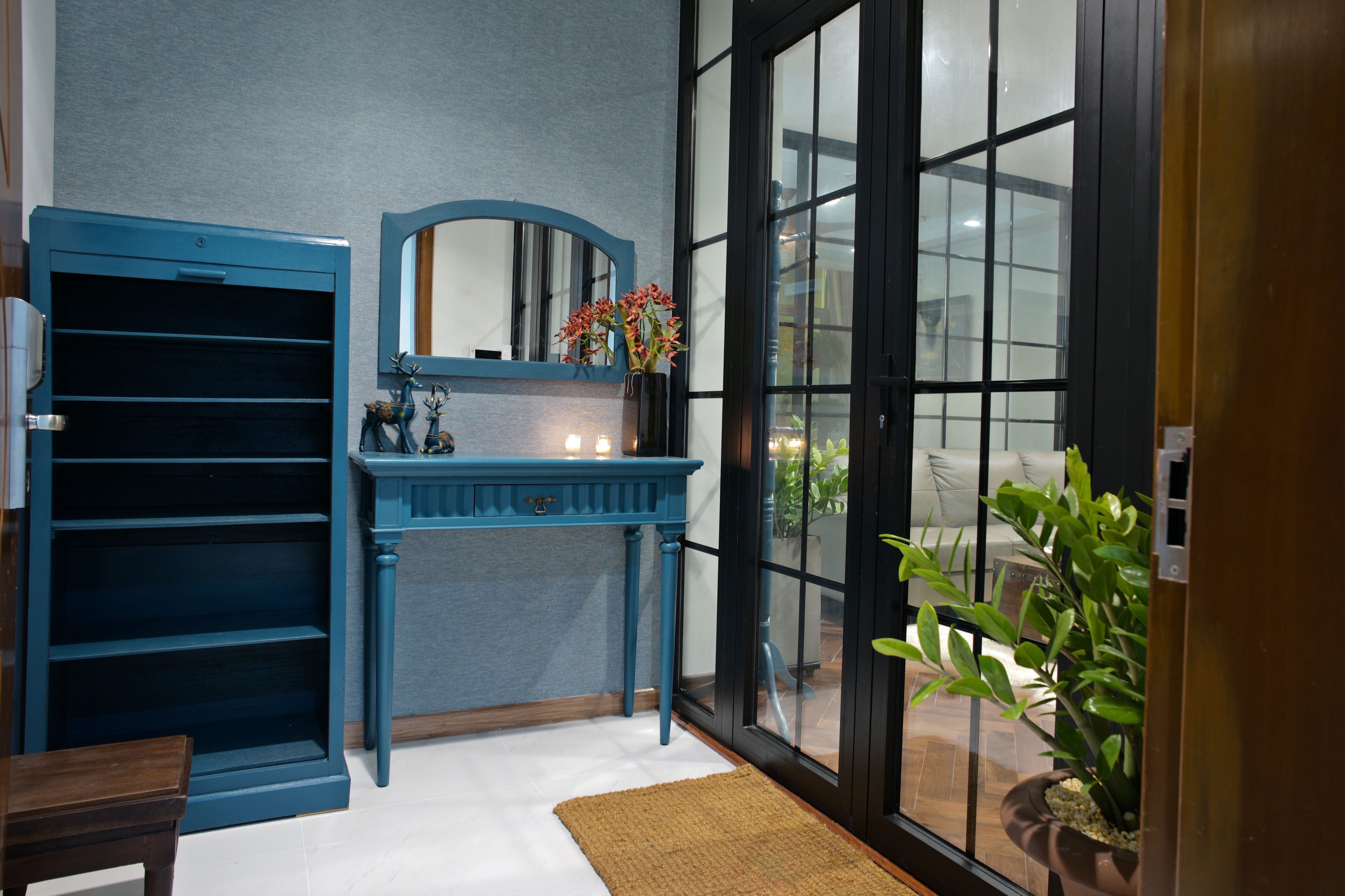 Lam moi can ho theo phong cach co dien chi voi 200 trieu dong hinh anh