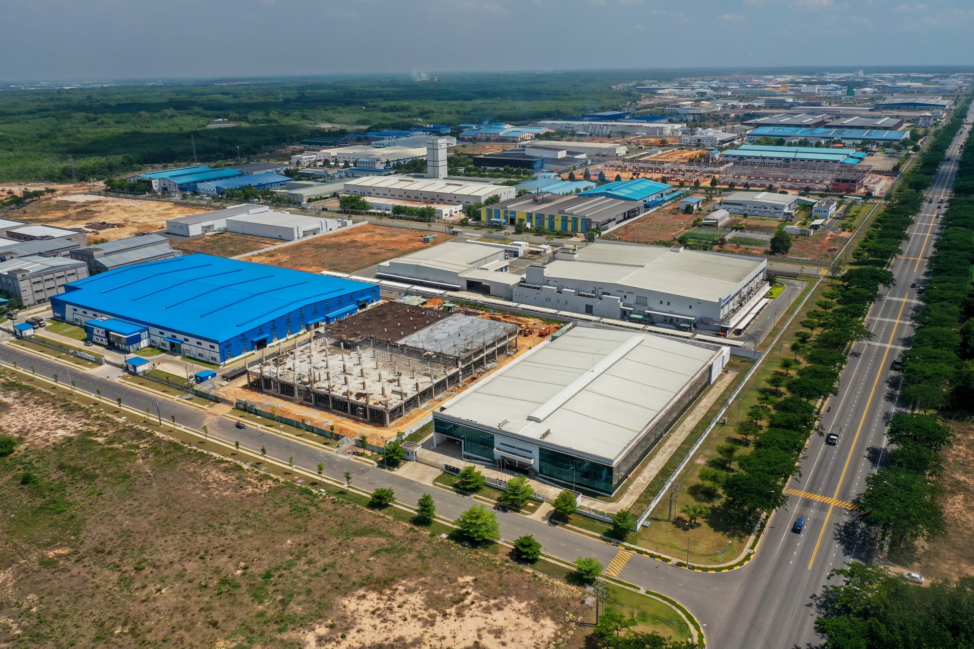 bat dong san cong nghiep anh 1