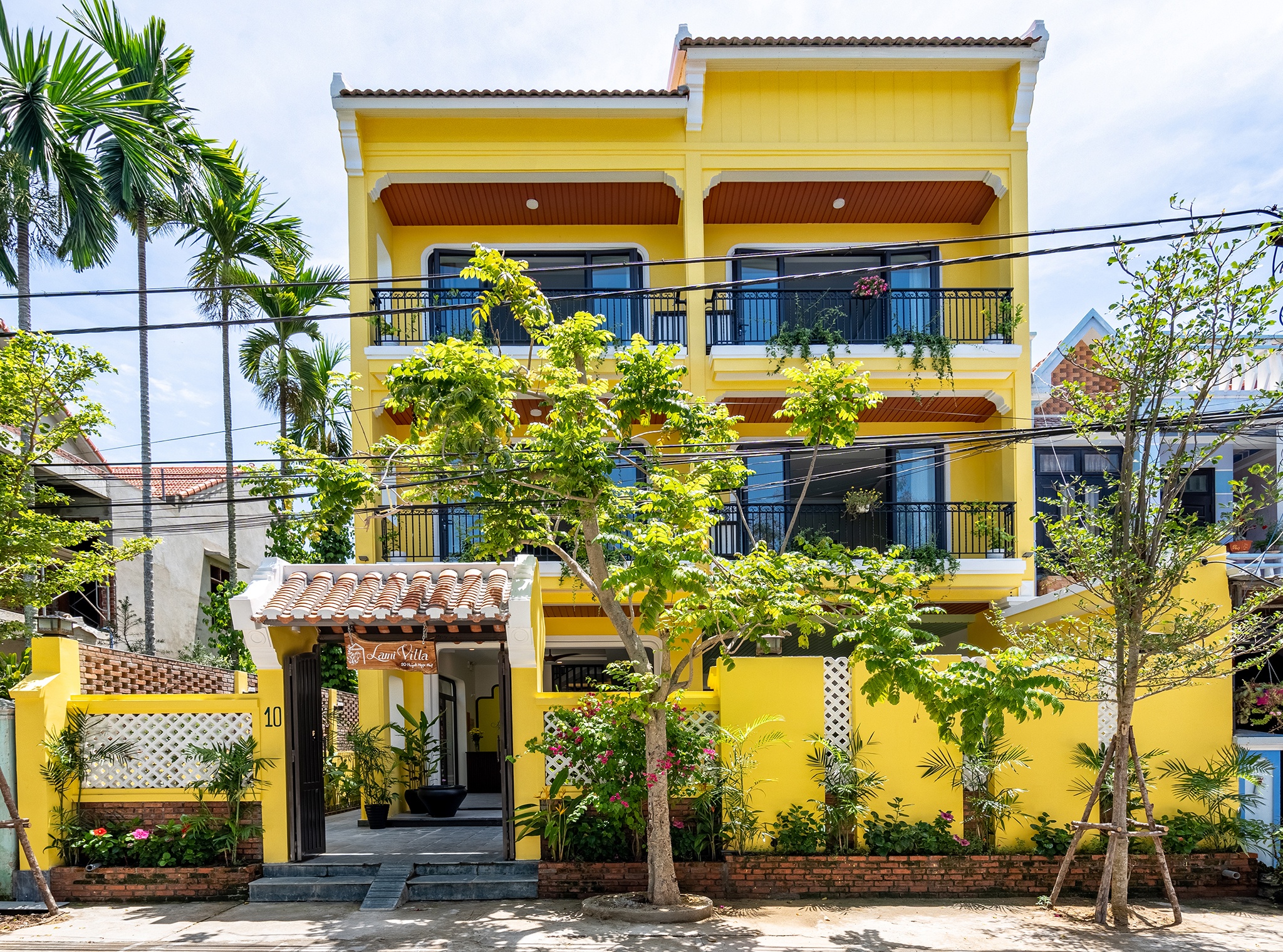 Can villa giao thoa giua hien dai va hoai co tai Hoi An hinh anh