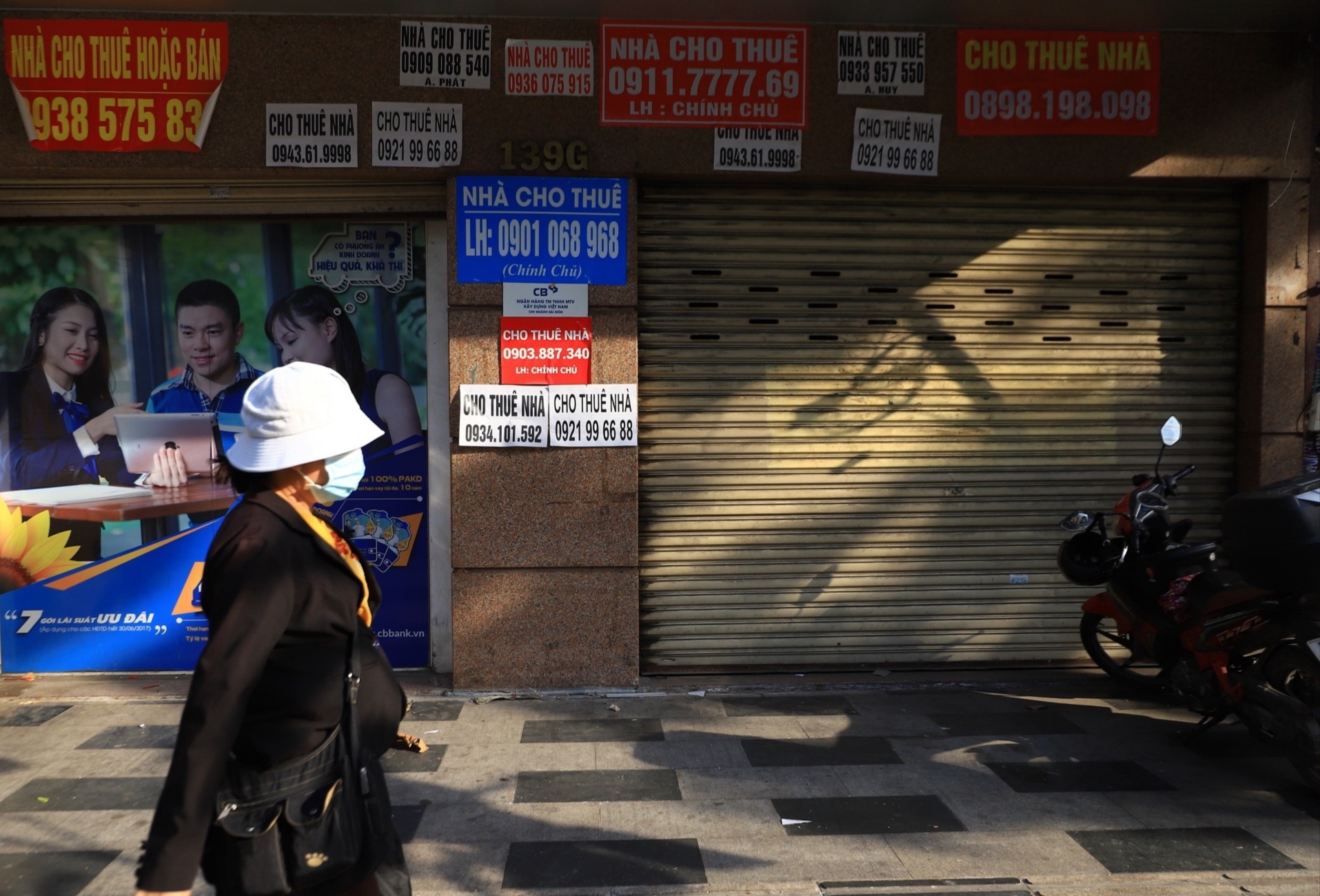 Nha pho trung tam trong gan nua nam van khong co khach thue hinh anh