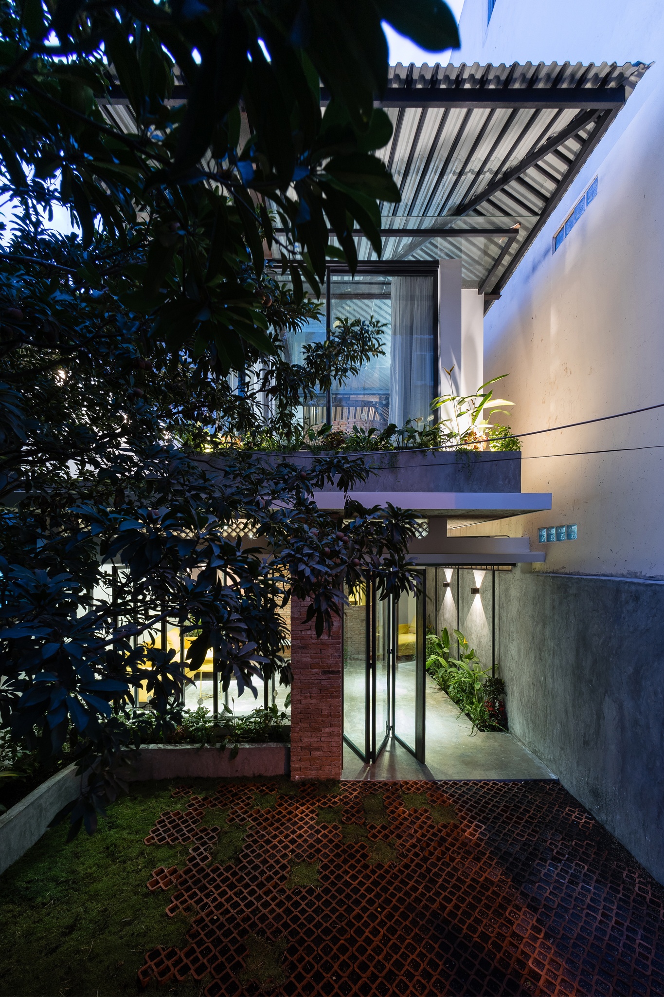 thiet ke nha trong hem o TP.HCM anh 1