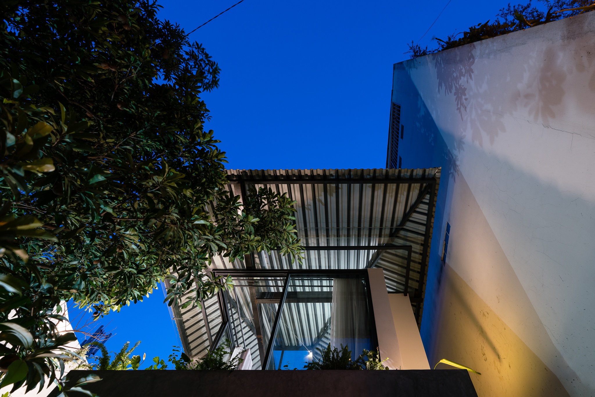 thiet ke nha trong hem o TP.HCM anh 11