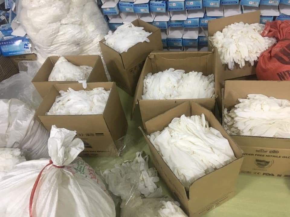 Thue nha xuong lam gia khau trang va tai che gang tay da qua su dung hinh anh