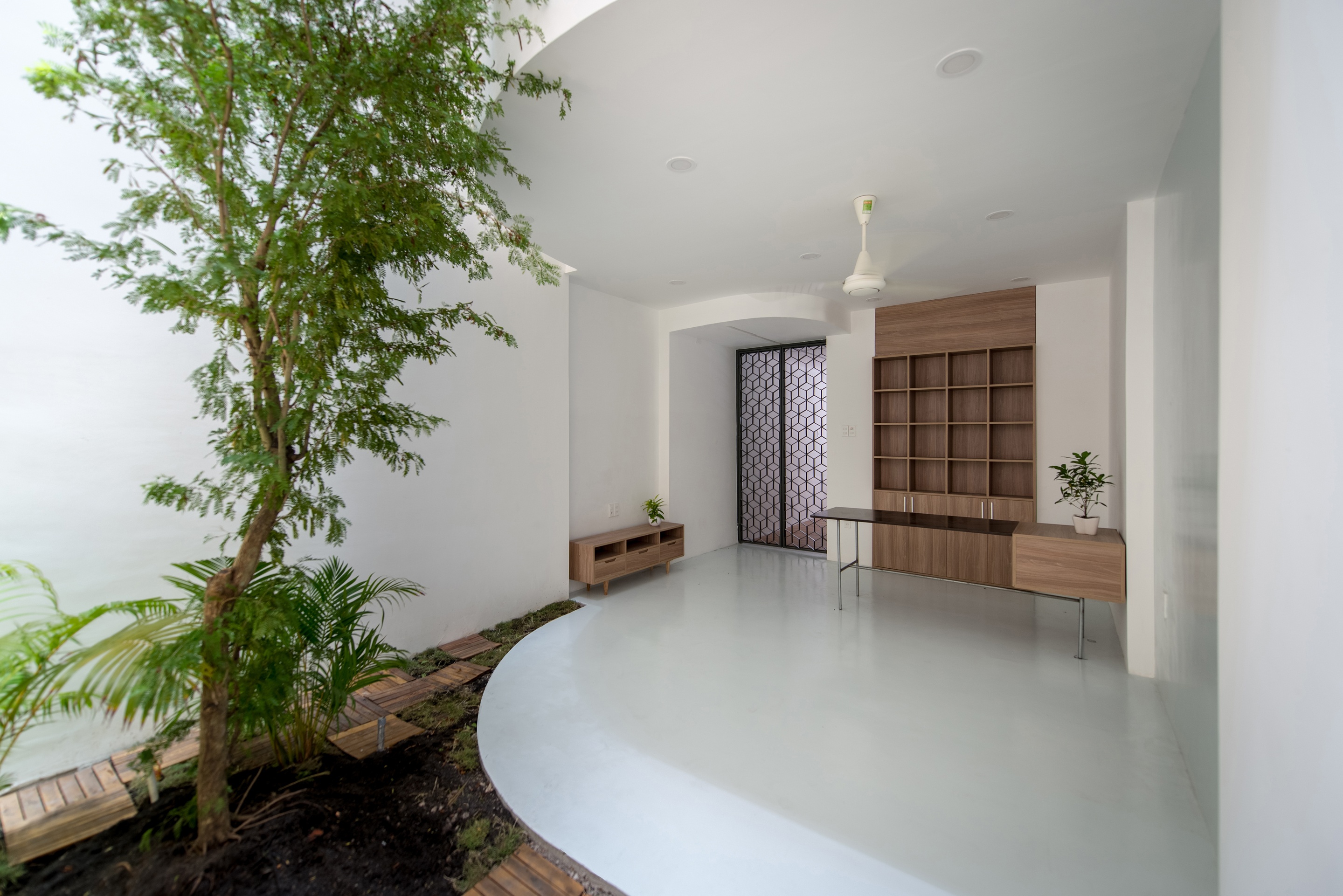 nha 4 tang thoang gio giua khu dan cu anh 3