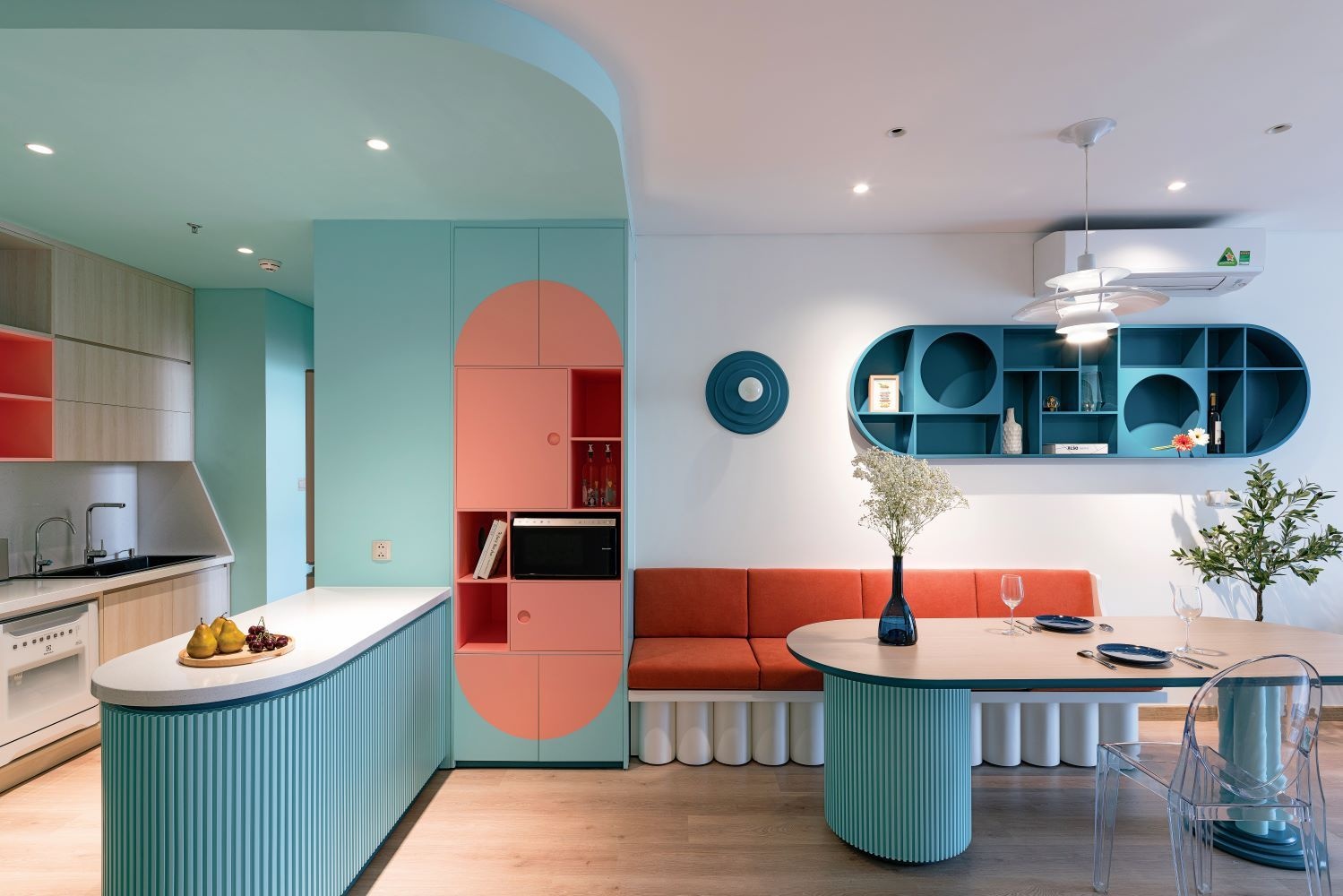 Can ho day mau sac vo chong tre danh tang con gai 2 tuoi hinh anh