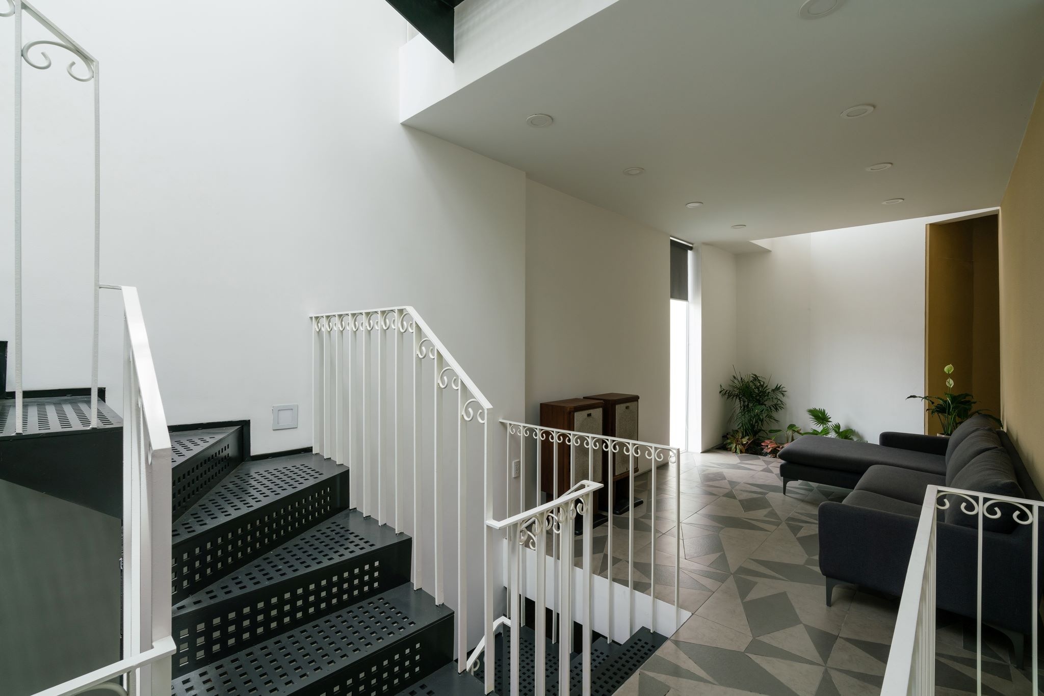 thiet ke nha tren dien tich dat nho anh 8