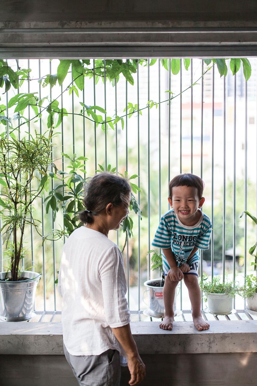 thiet ke nha trong hem nho anh 9