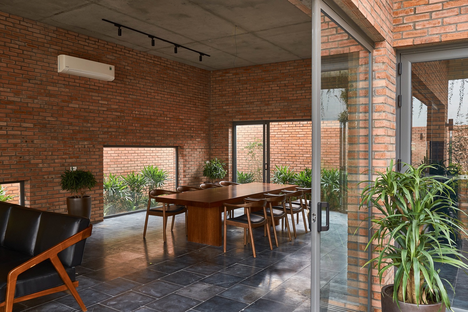 nha vuon do thi nhieu cay xanh anh 7