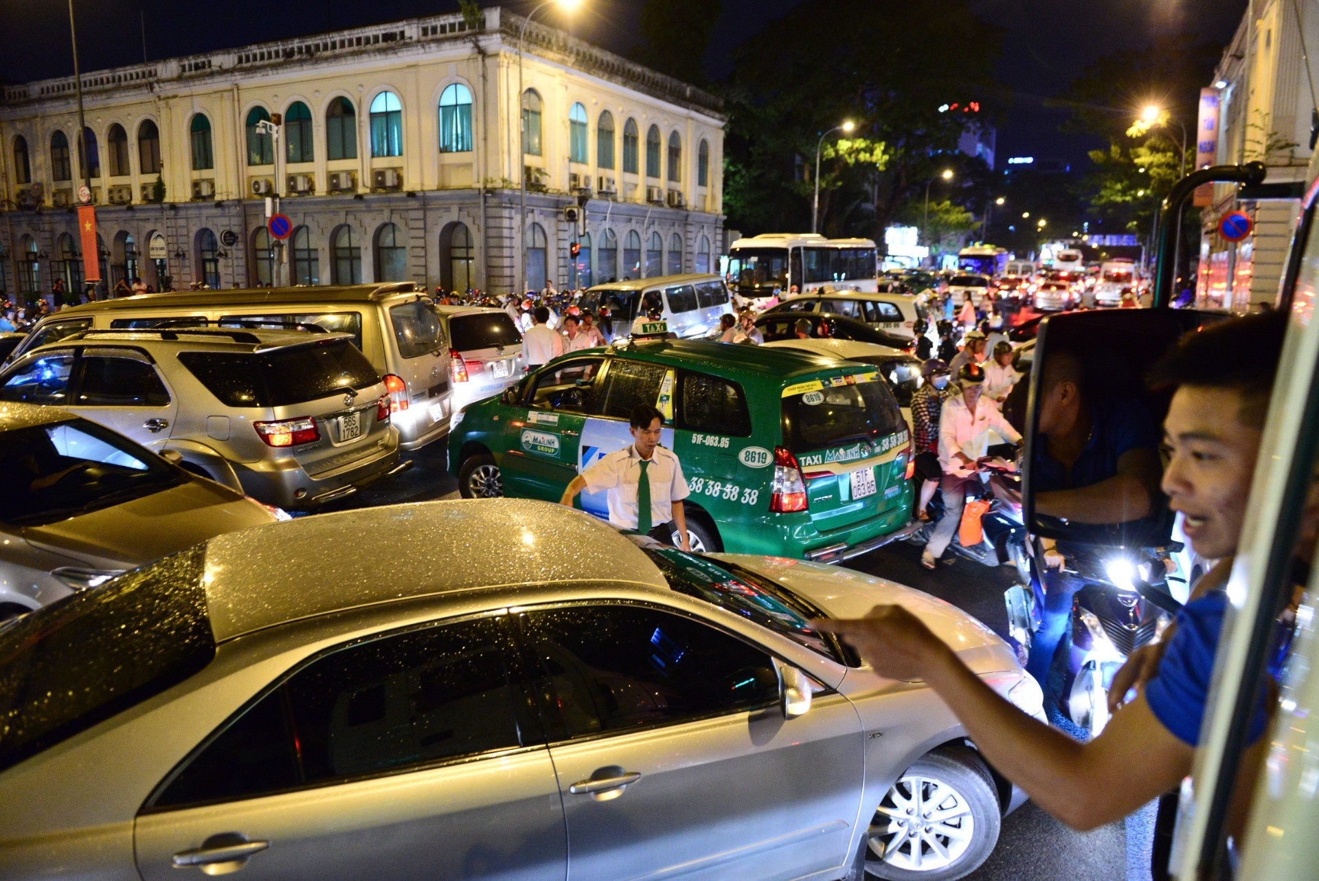 TP.HCM co sieu pho di bo anh 4