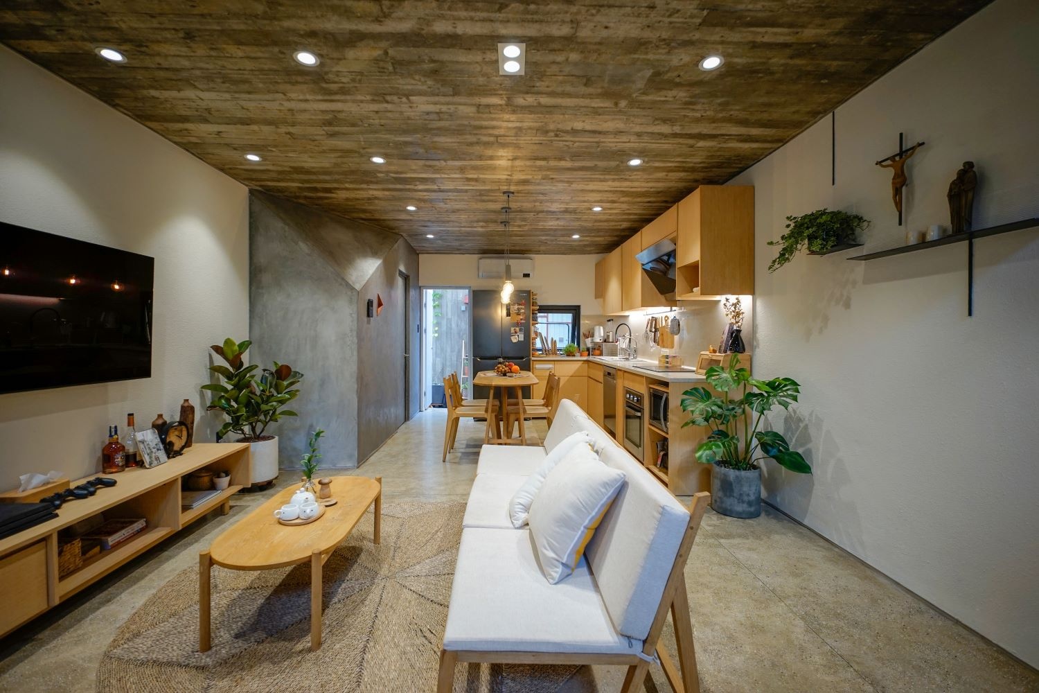 Ngoi nha ket hop van phong, cua hang cua vo chong tre hinh anh