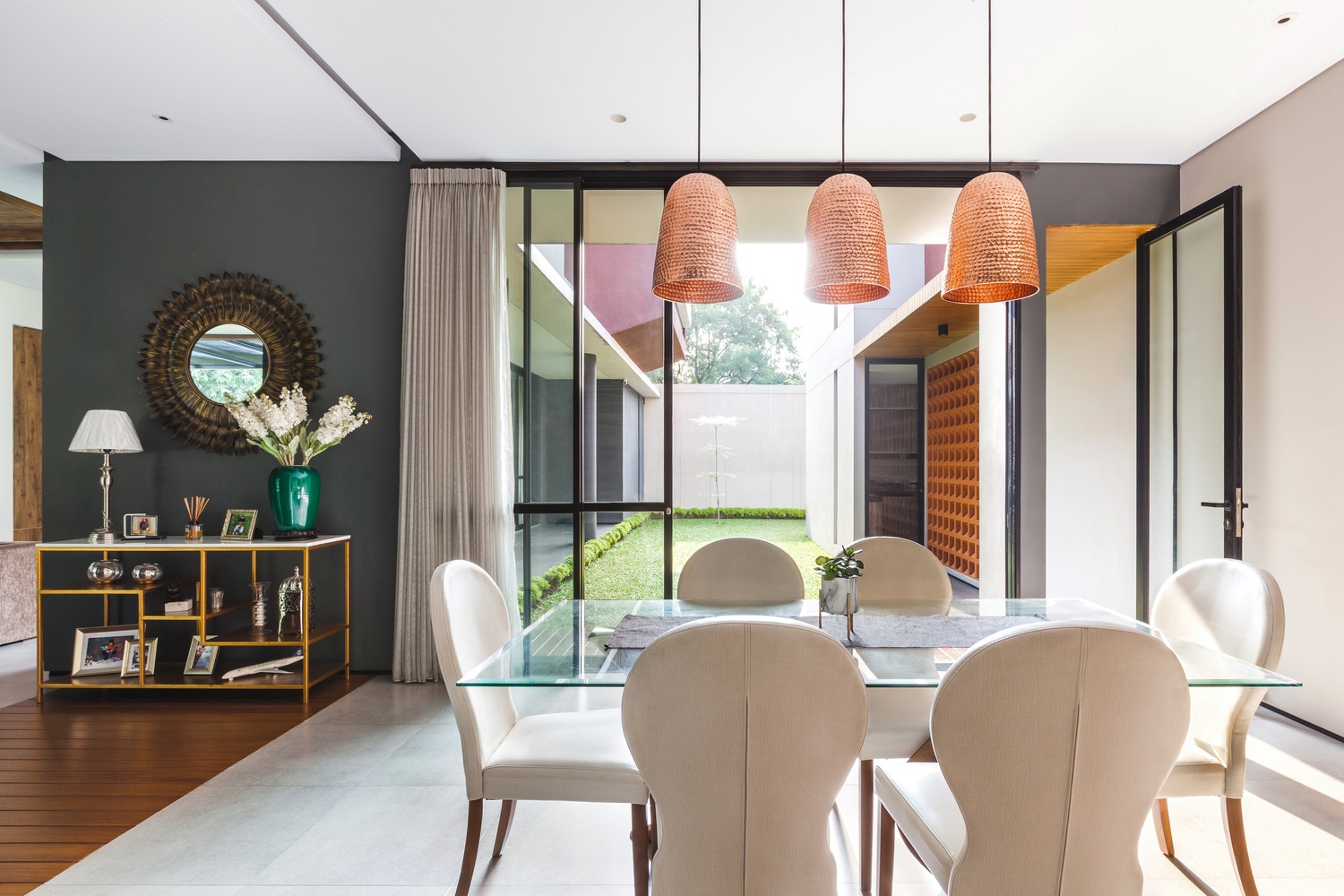 Ngoi nha phong cach nhiet doi duong dai anh 6