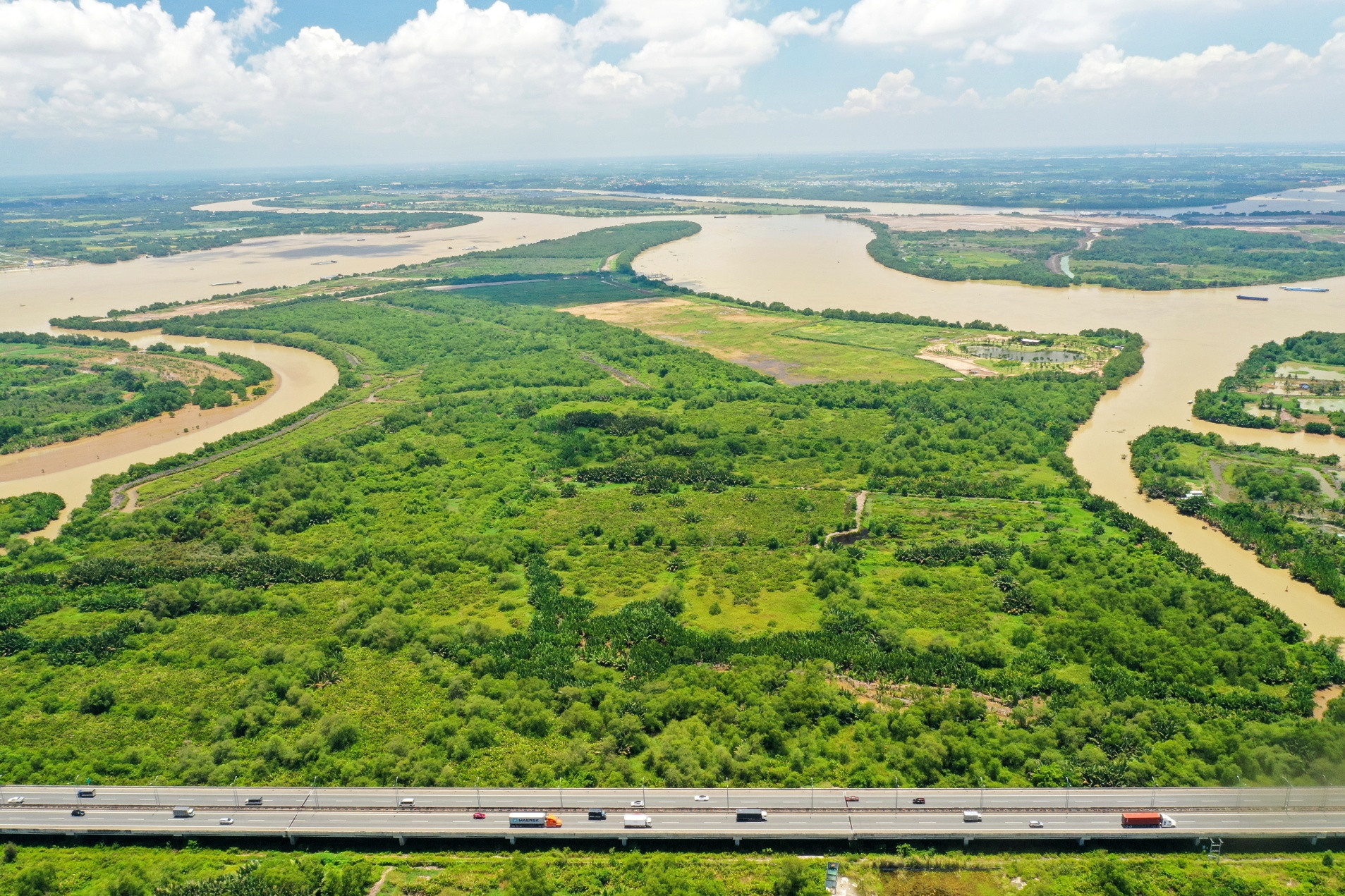 du an 'treo' bi huy bo,  dieu chinh tai TP.HCM anh 1