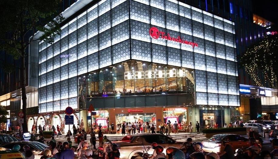 Takashimaya do von vao bat dong san Viet Nam hinh anh