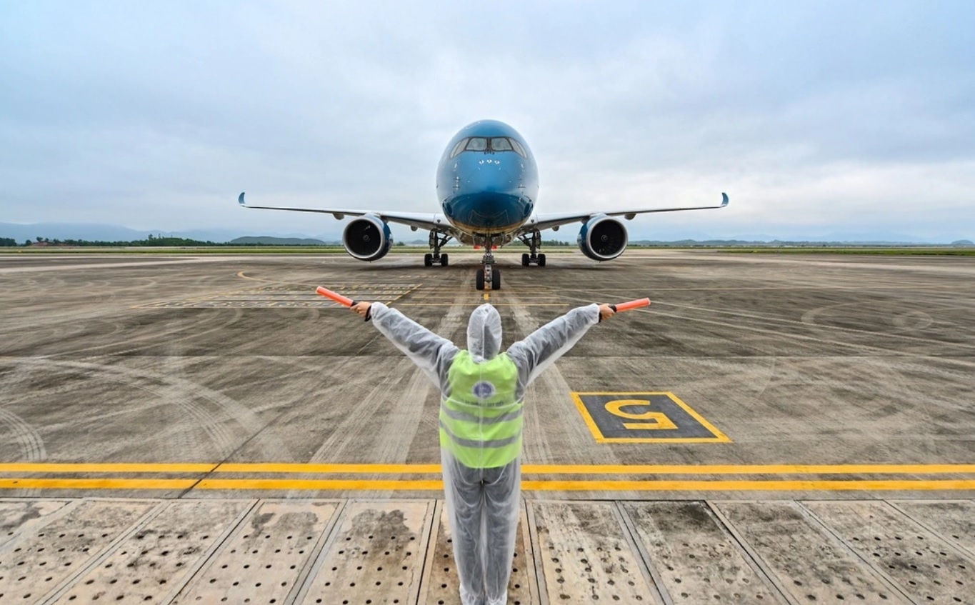 Hang hang khong va san bay Phu Quoc san sang don khach hinh anh