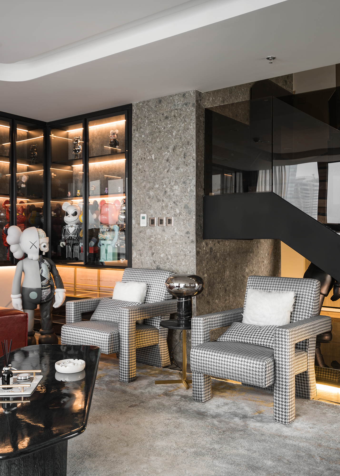 Can ho cua co gai ca tinh anh 4