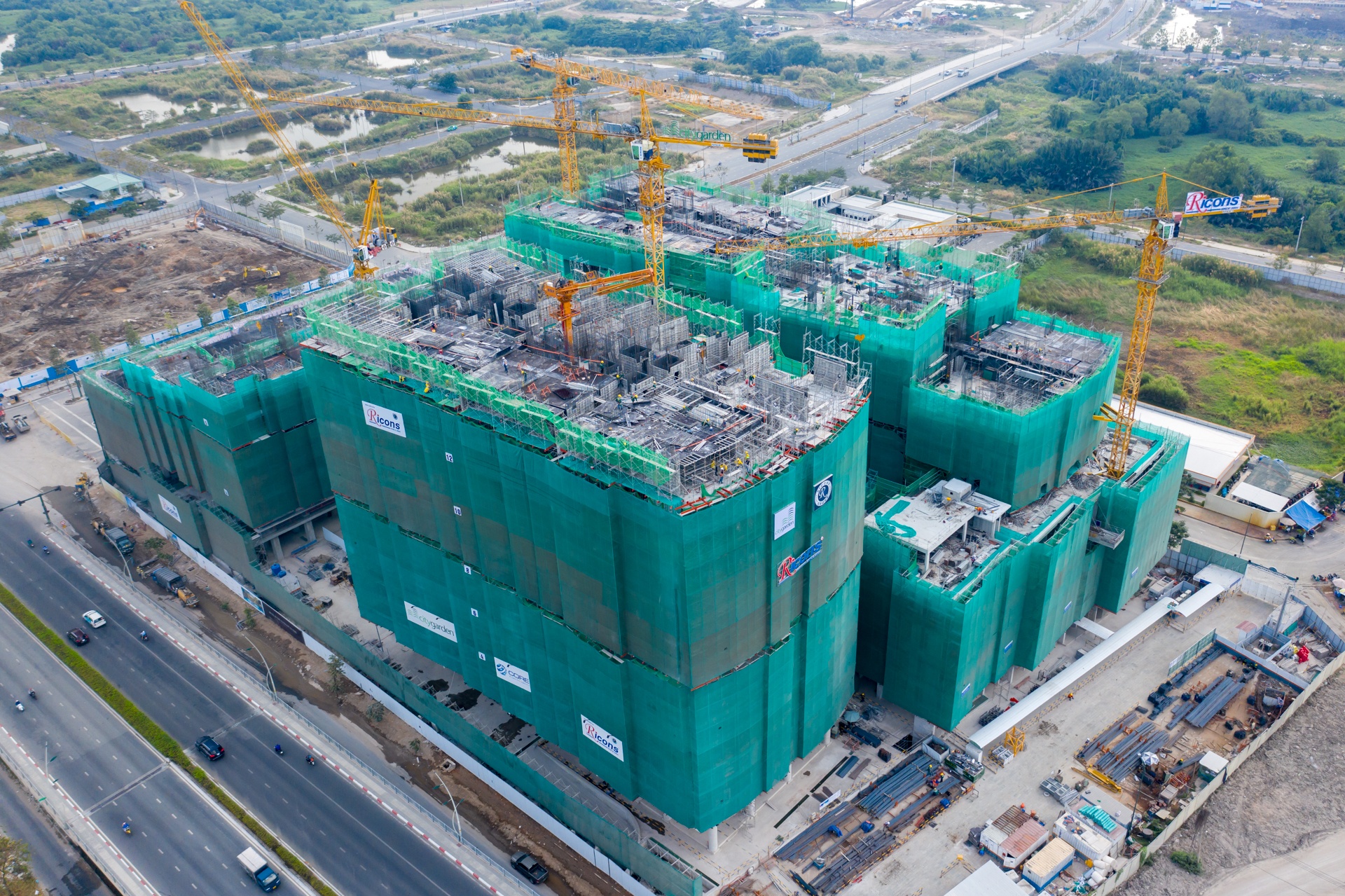 Doanh nghiep xay dung lo pha san vi bi no hang nghin ty dong hinh anh