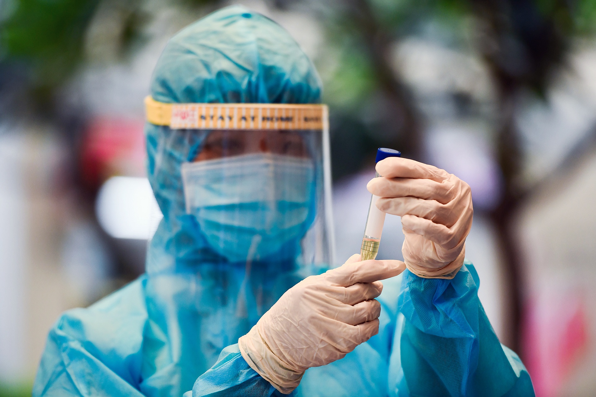 De xuat Chinh phu tiem vaccine Covid-19 cho cong nhan san xuat hinh anh