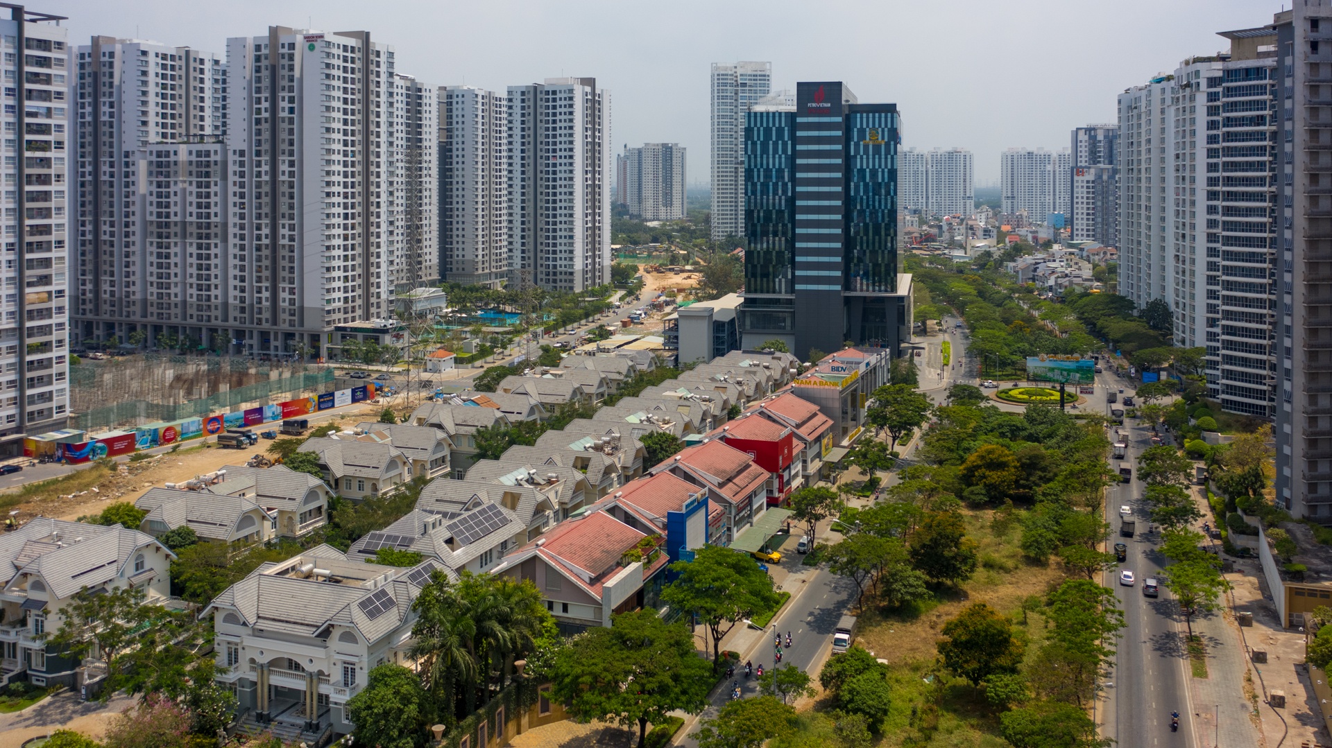 Gia can ho moi o ngoai o TP.HCM vuot moc 60 trieu dong/m2 hinh anh