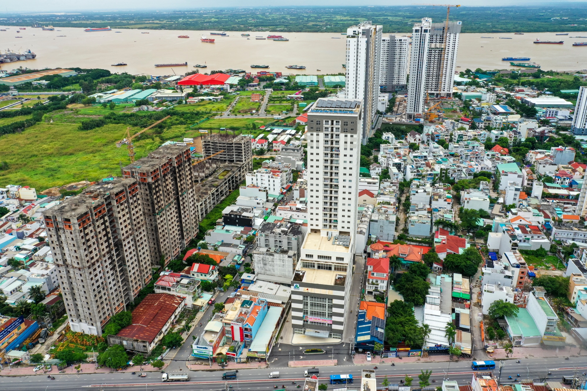 Mua ban nha hinh thanh trong tuong lai phai qua san giao dich hinh anh