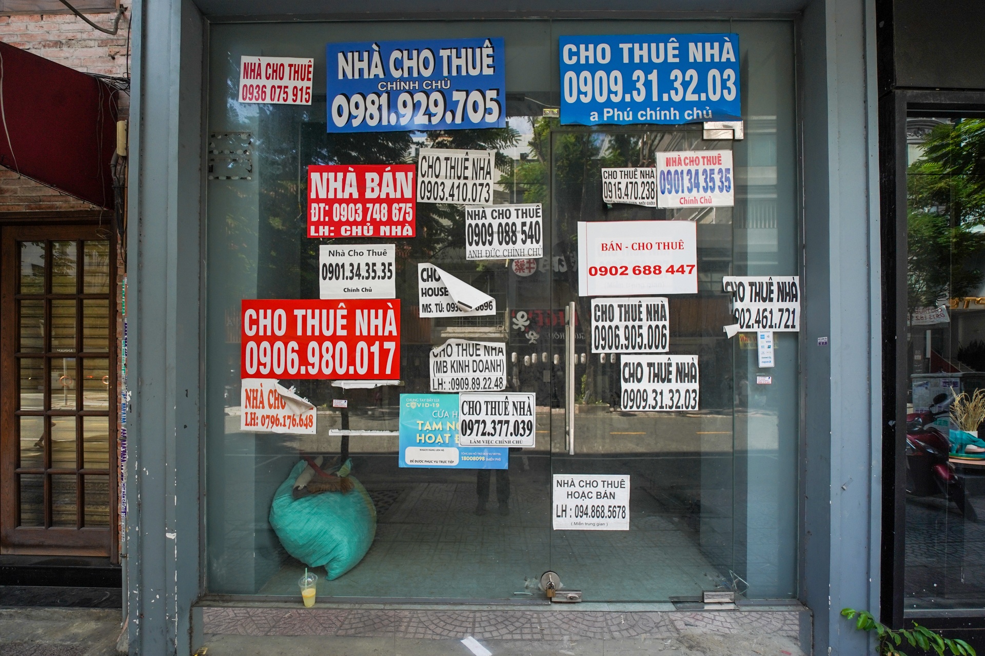 nha pho trung tam TP.HCM kiet suc vi Covid-19 anh 13