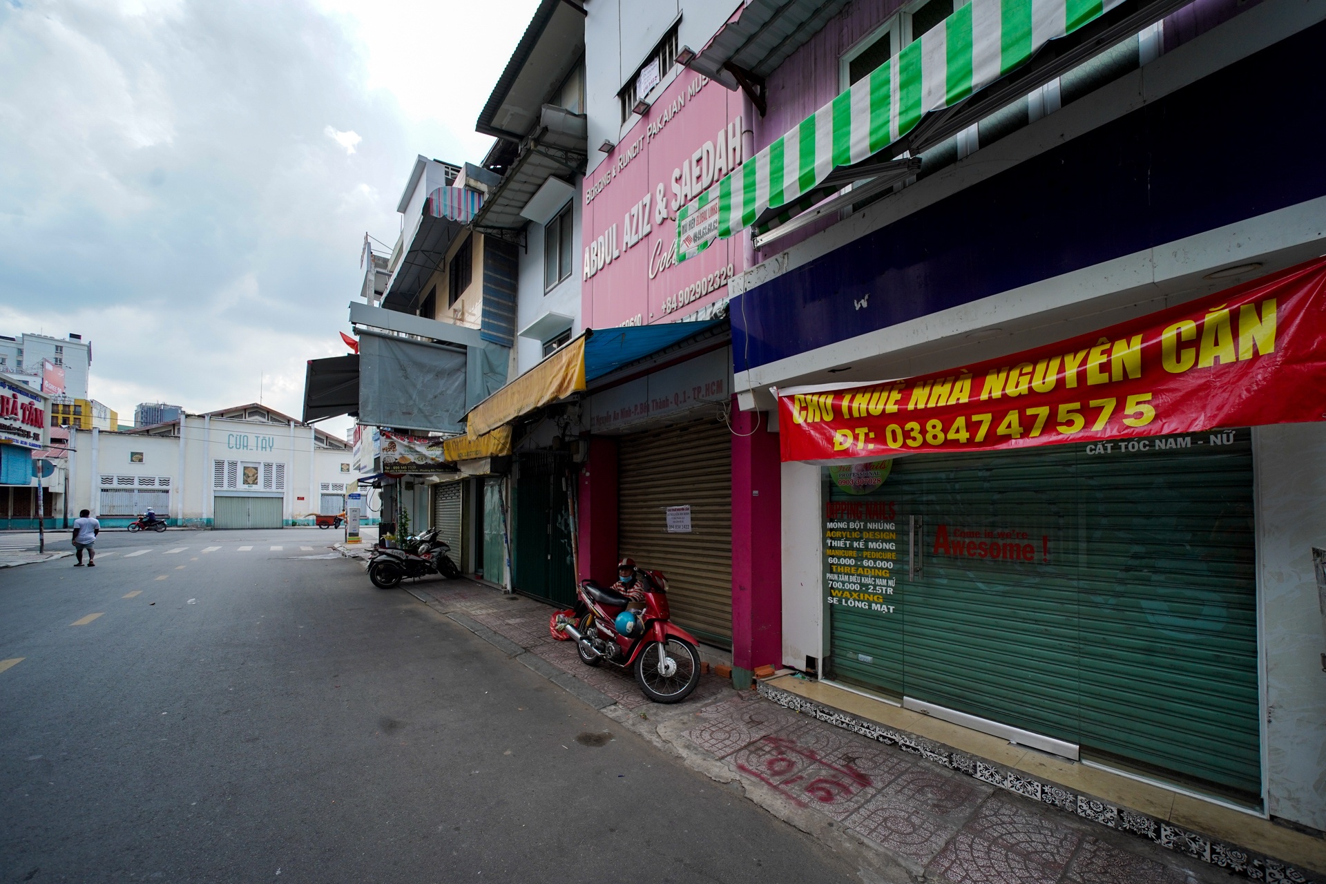 nha pho trung tam TP.HCM kiet suc vi Covid-19 anh 4