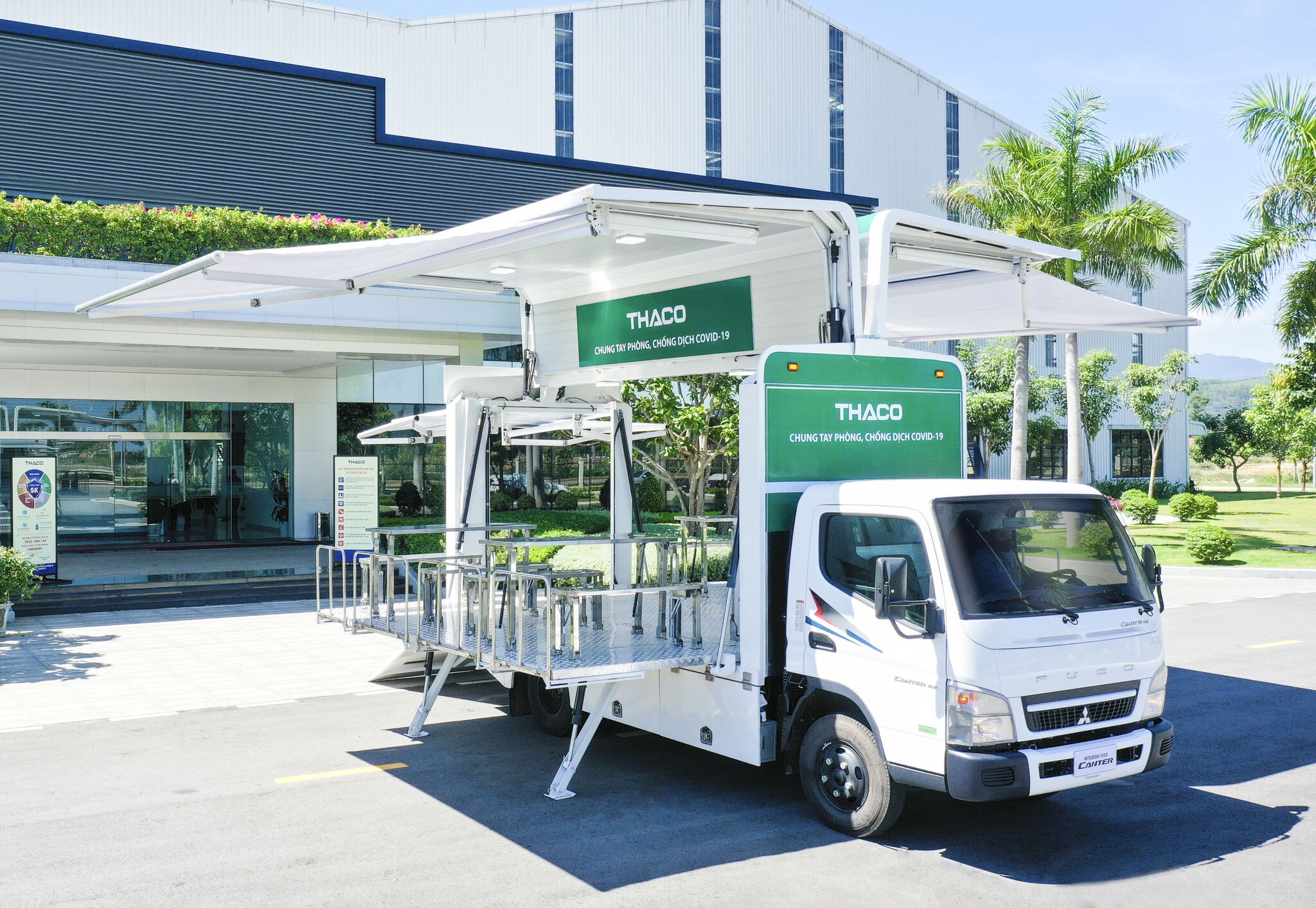 TP.HCM nhan 55 xe chuyen dung de chong dich hinh anh