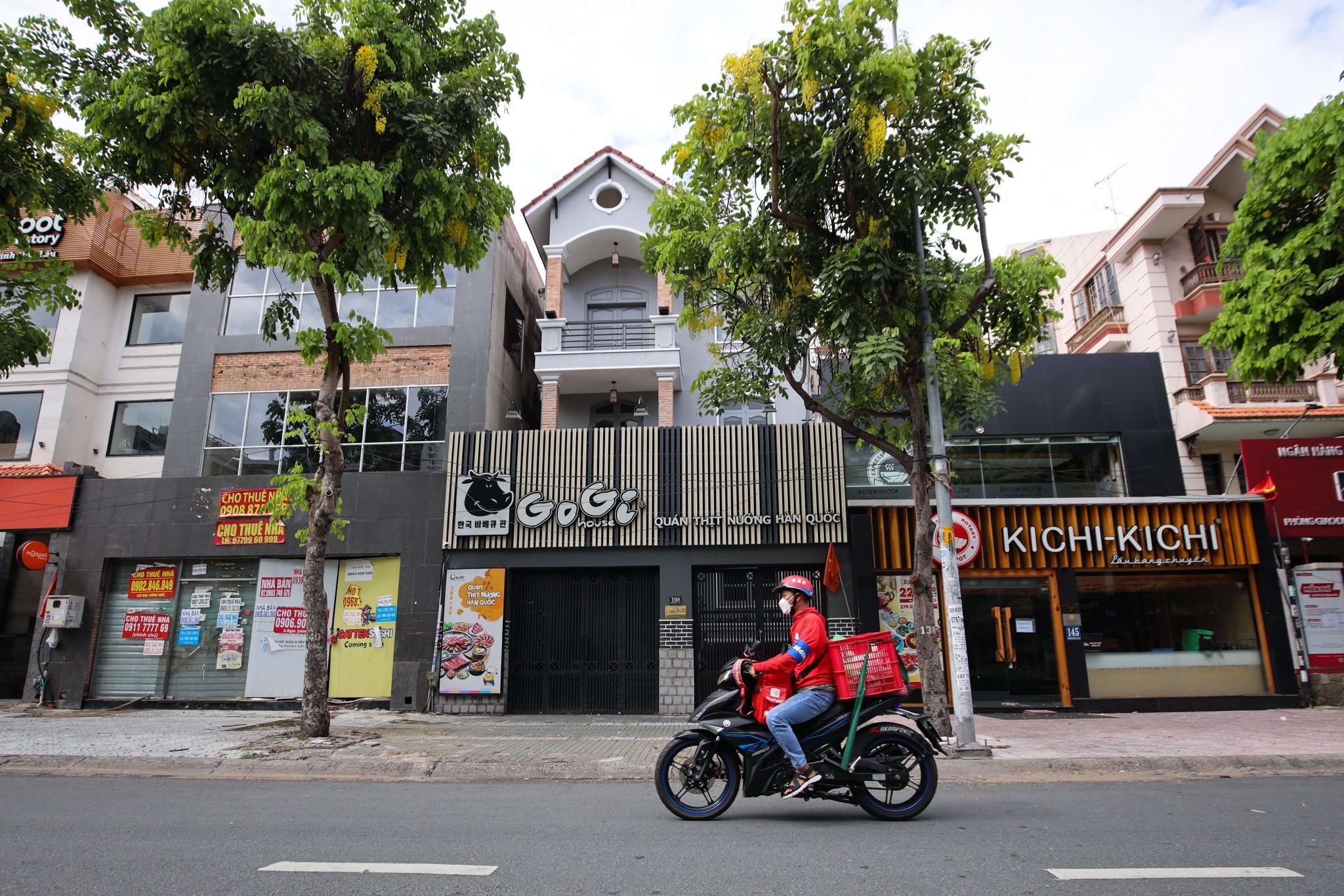 chuoi F&B lon chua muon ban mang di anh 1