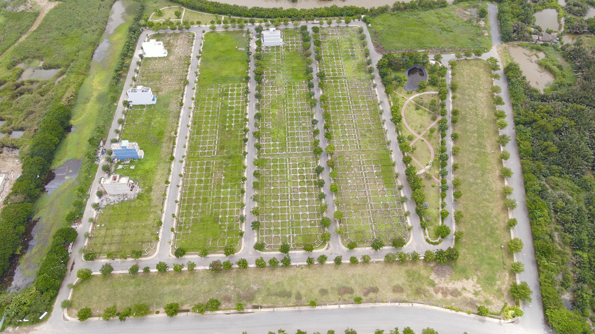 Van Phat Hung bi dinh chi kinh doanh bat dong san 1 nam hinh anh