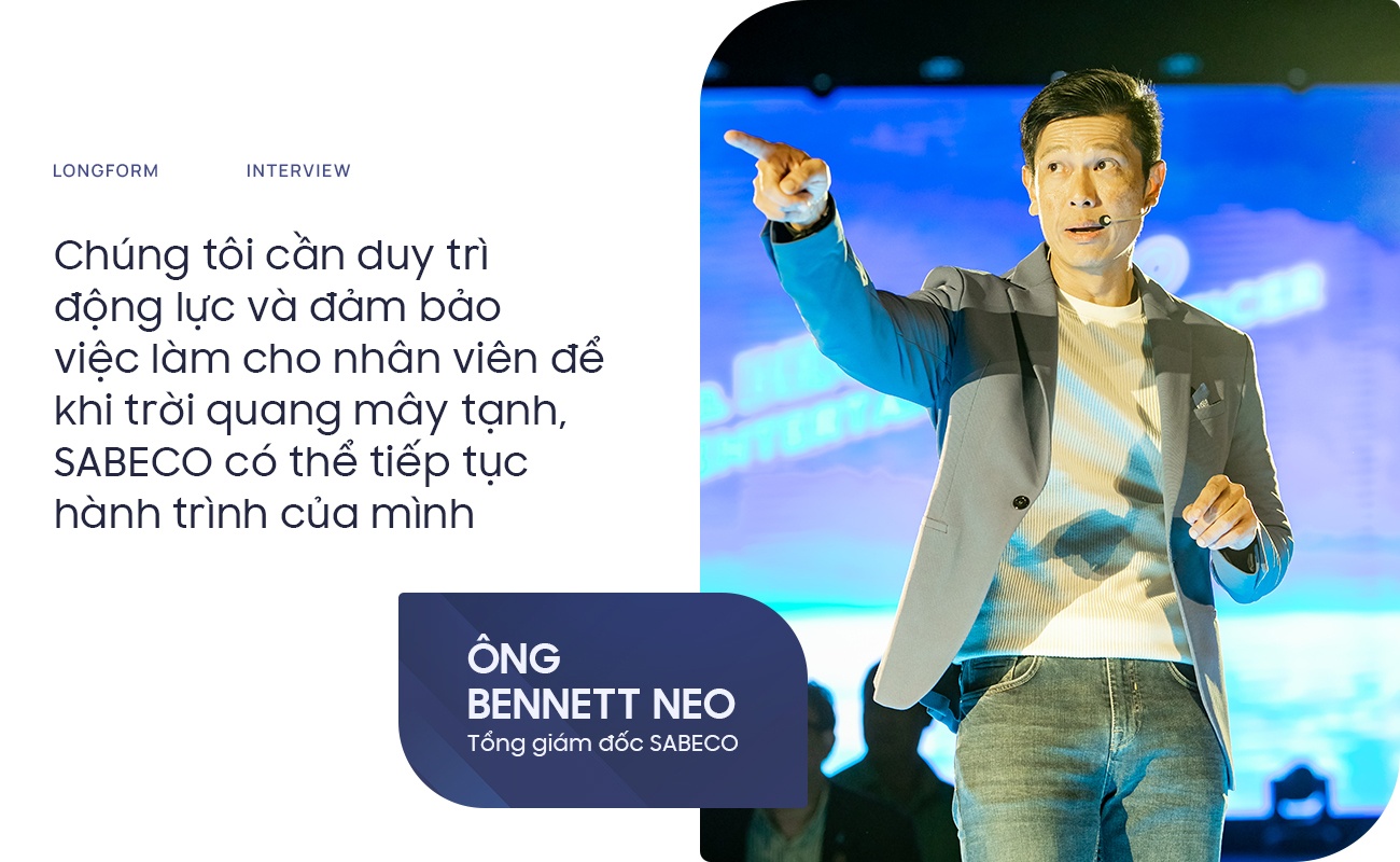 doanh nhan nuoc ngoai vuot dich tai Viet Nam anh 1