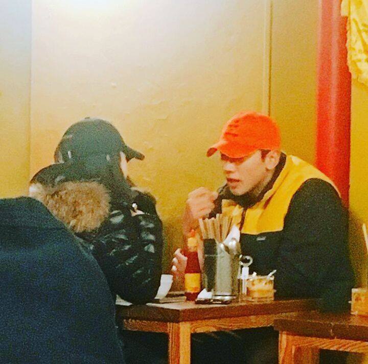 Kim Tae Hee va Bi Rain hen ho tai quan an Viet o Seoul hinh anh