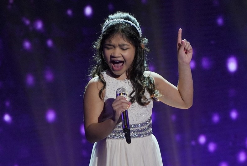 Angelica Hale trinh dien 