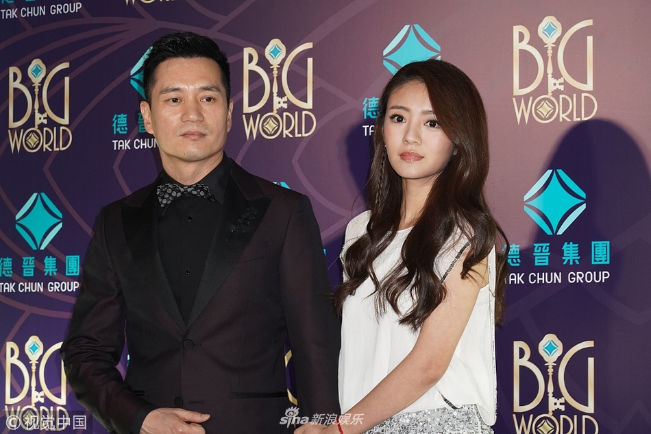 An Di Hien xuat hien met moi sau ca mo, phu nhan co thai ngoai tu cung hinh anh