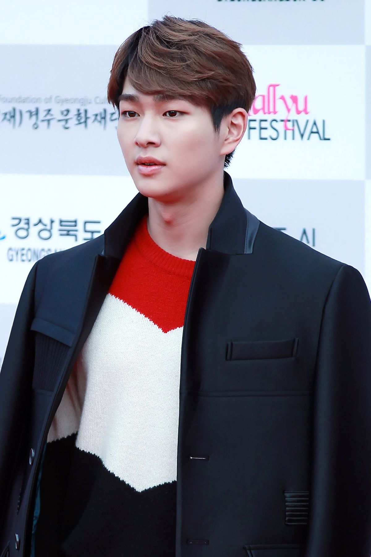 Onew quấy rối tình dục ảnh 1 Onew quay roi tinh duc anh 1