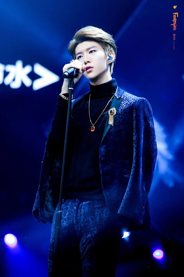 Em trai Pham Bang Bang anh 8