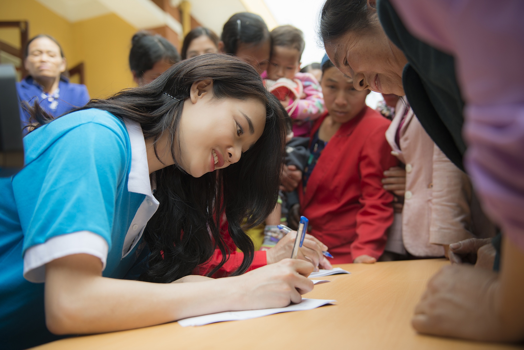 Nha Phuong di lam tu thien anh 8